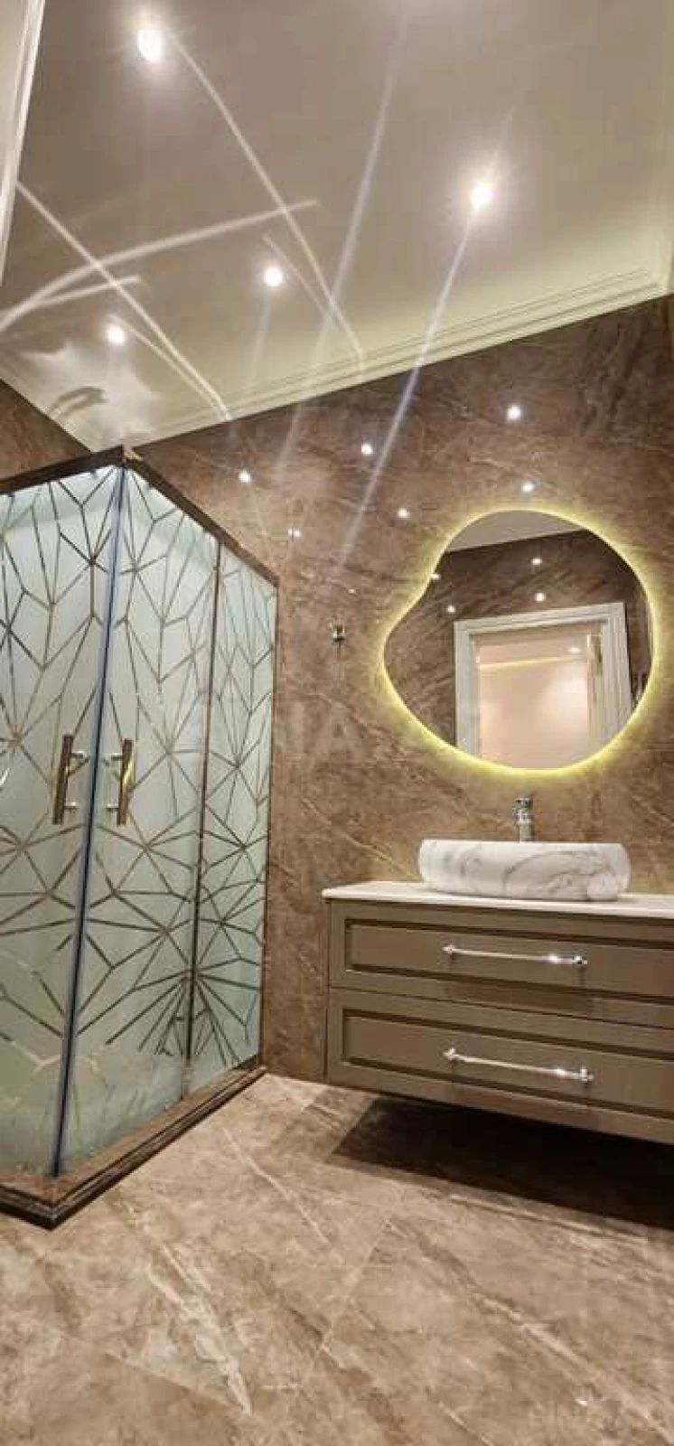 Satılır 6 otaqlı həyət evi 450 m²