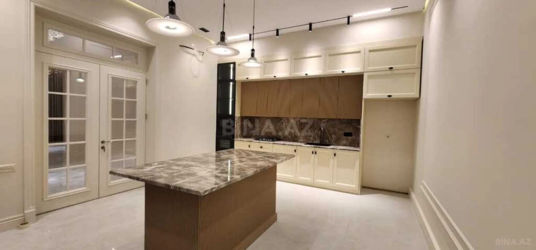 Satılır 6 otaqlı həyət evi 450 m²