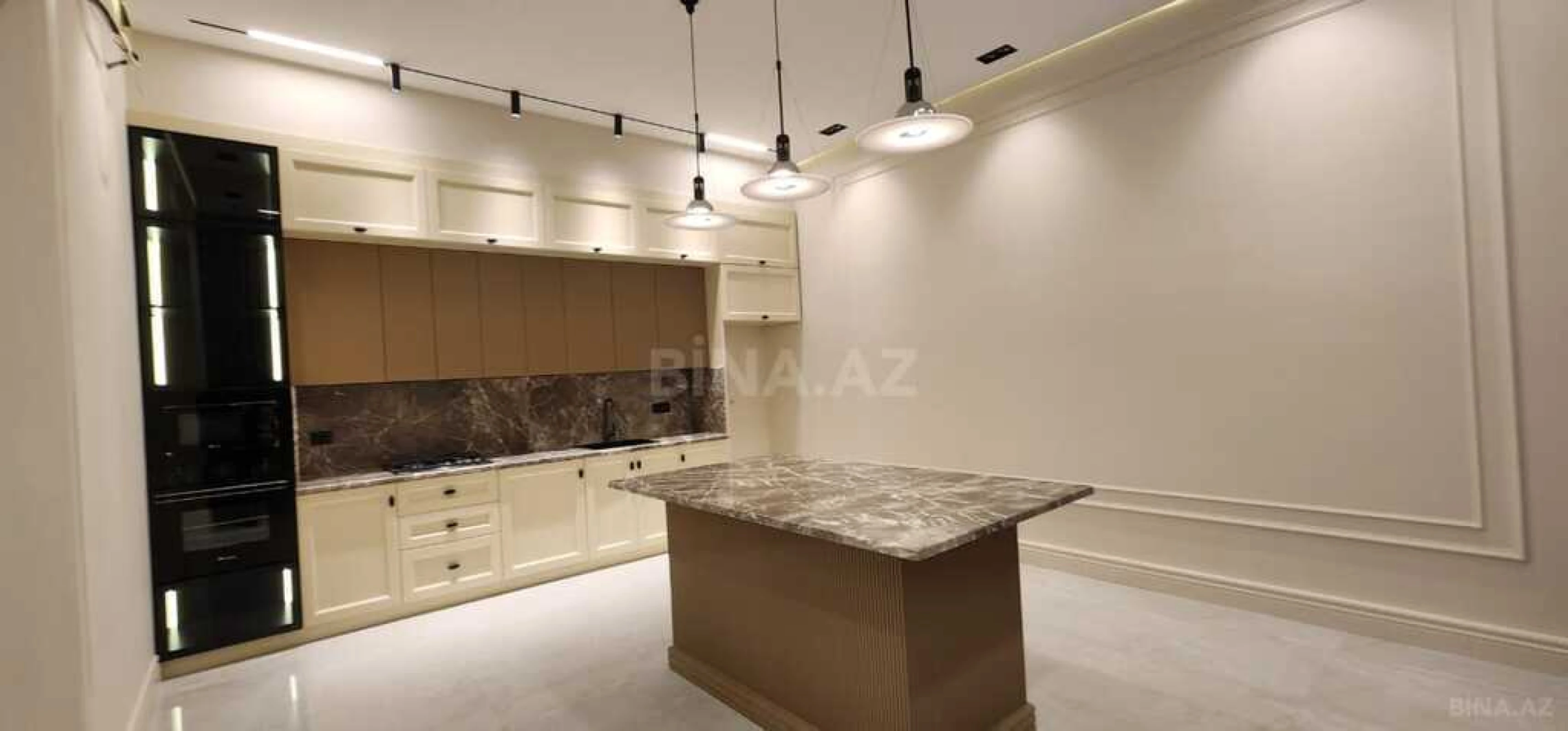 Satılır 6 otaqlı həyət evi 450 m²