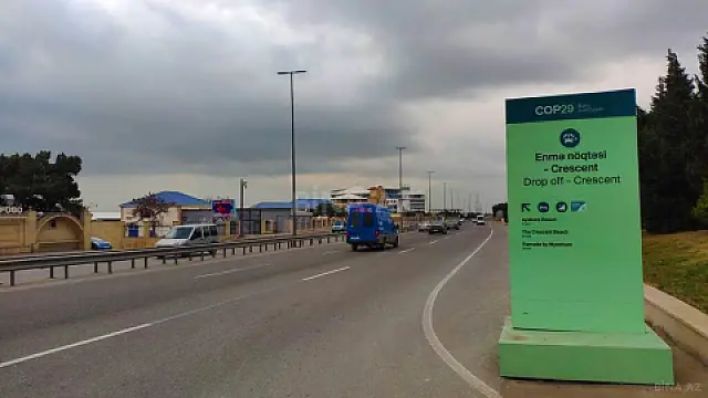 Satılır 10 otaqlı həyət evi 600 m²