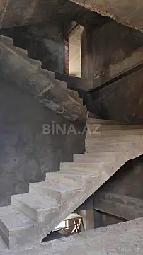 Satılır 10 otaqlı həyət evi 600 m²