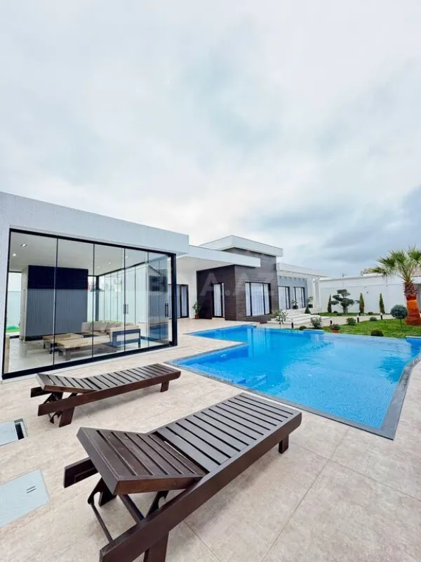 Satılır 5 otaqlı həyət evi 260 m²