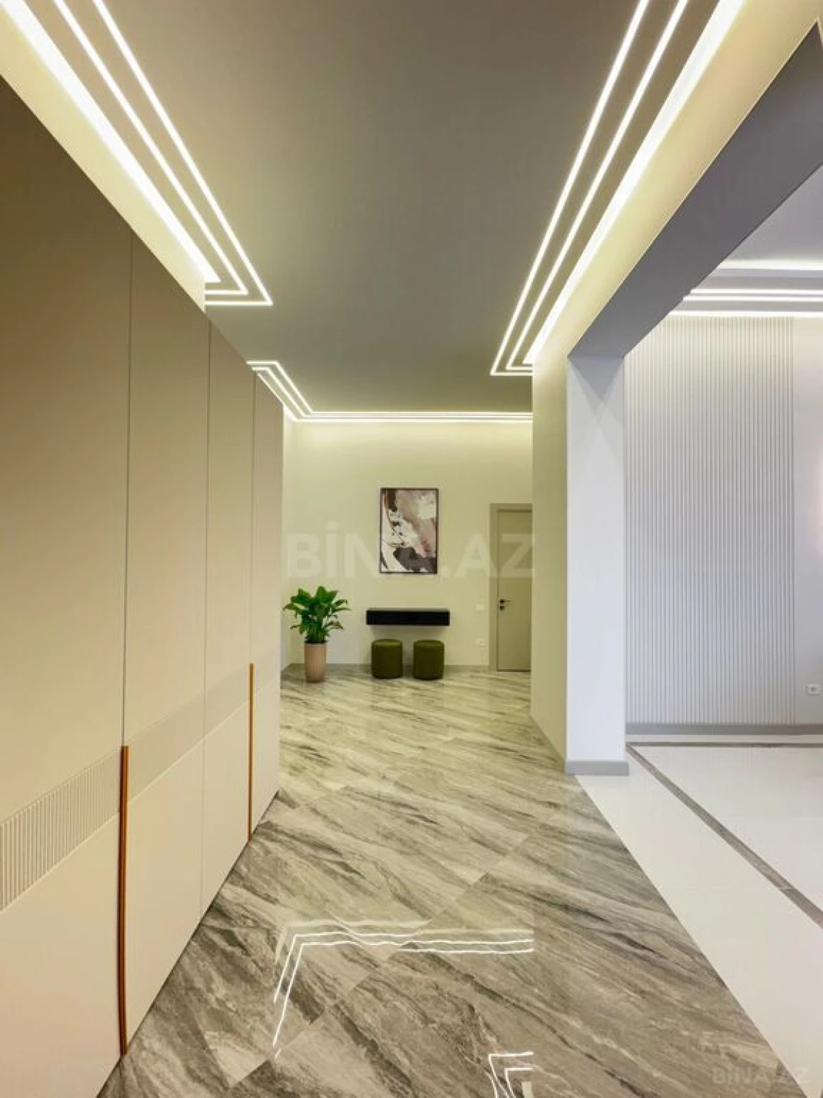 Satılır 5 otaqlı həyət evi 260 m²