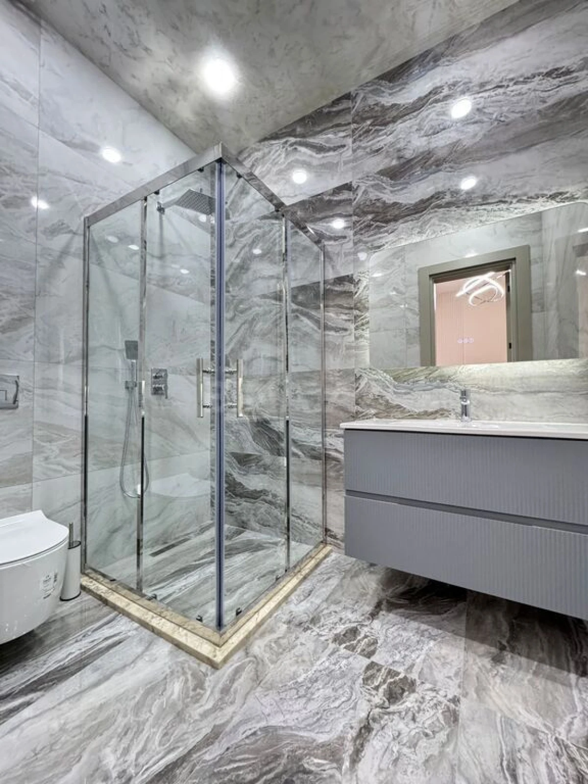 Satılır 5 otaqlı həyət evi 260 m²