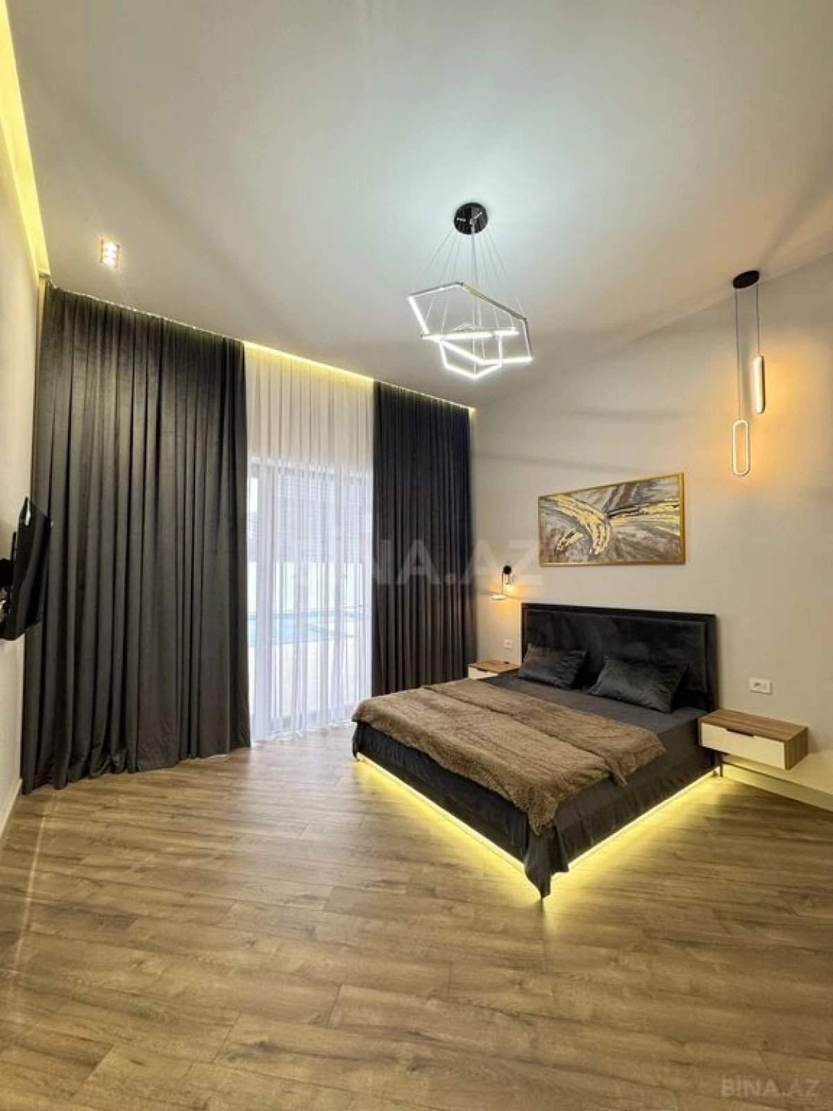 Satılır 5 otaqlı həyət evi 260 m²
