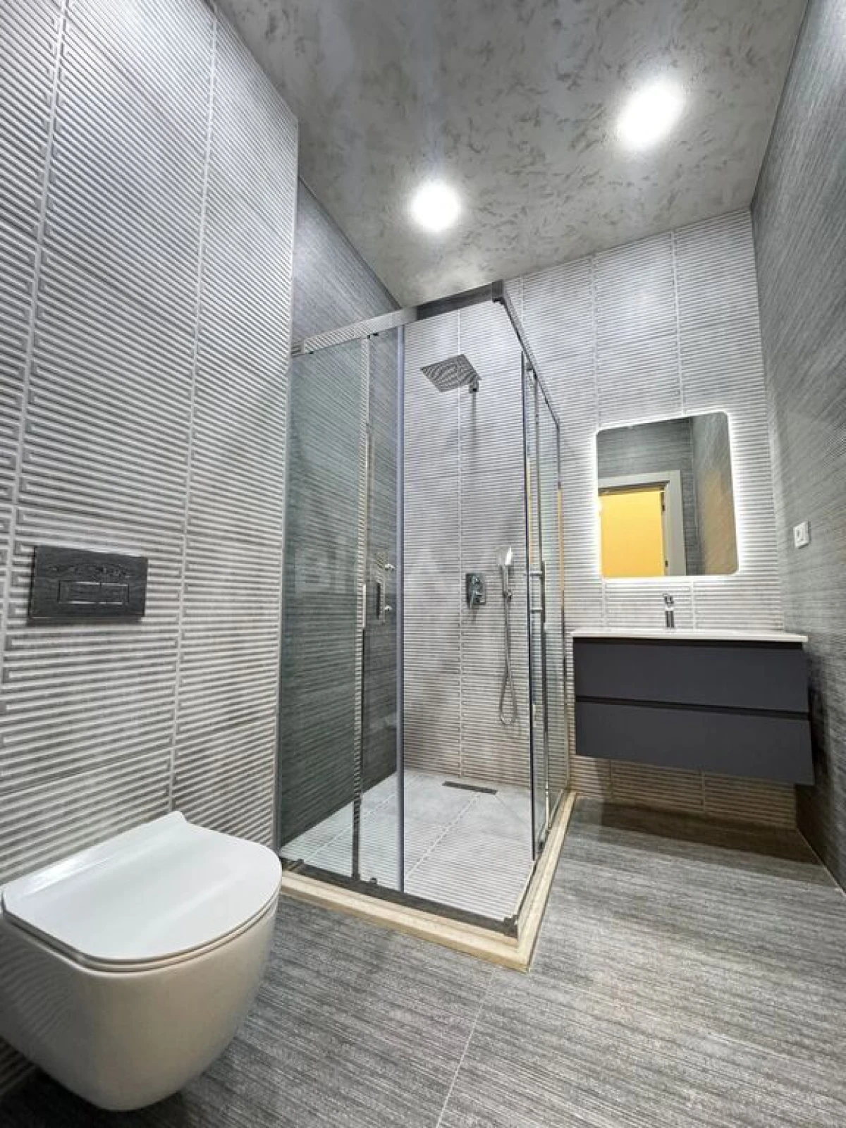 Satılır 5 otaqlı həyət evi 260 m²