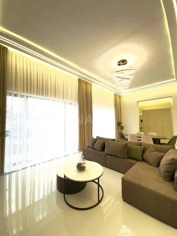 Satılır 5 otaqlı həyət evi 260 m²