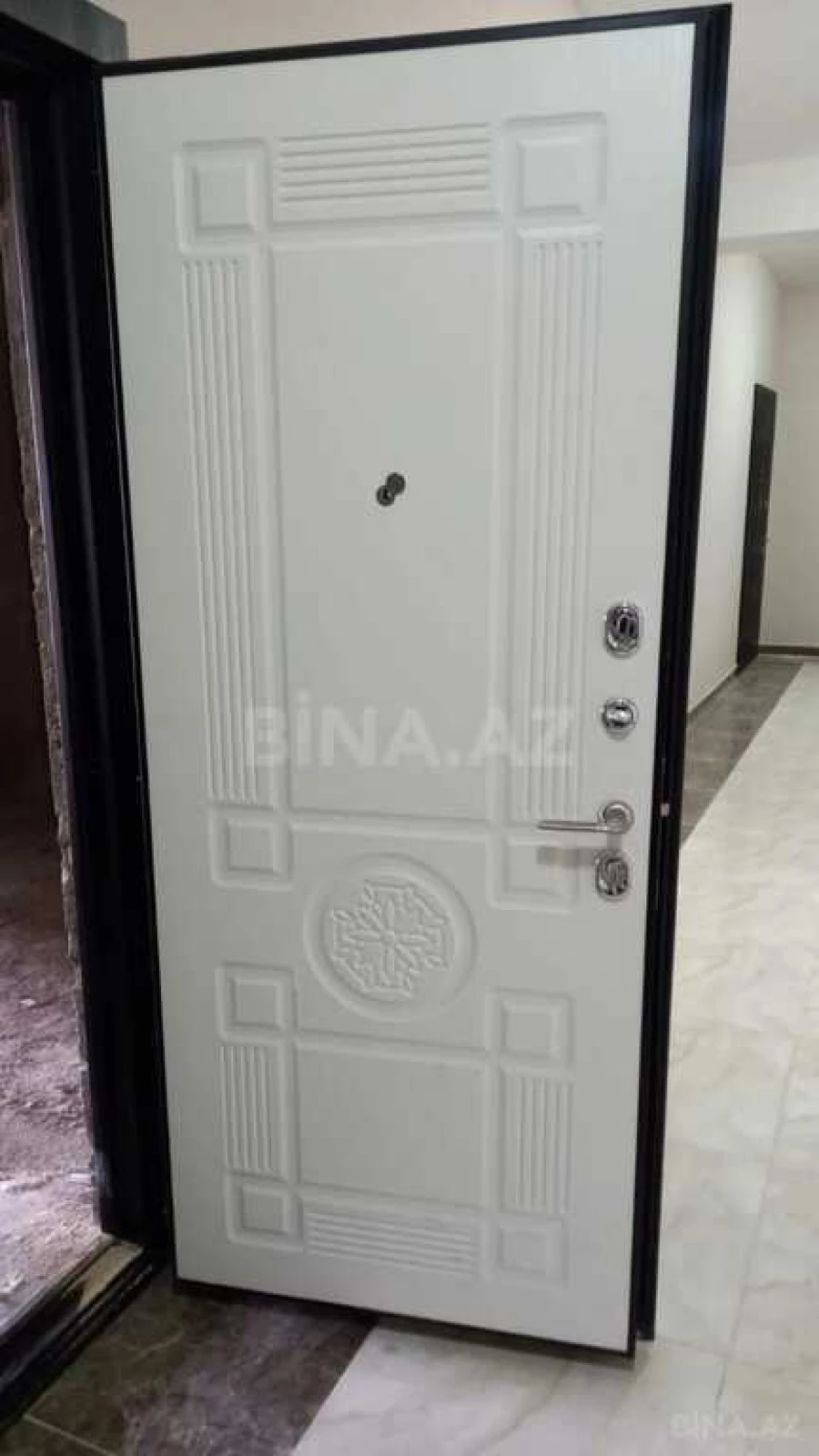 Satılır 2 otaqlı mənzil 77 m²
