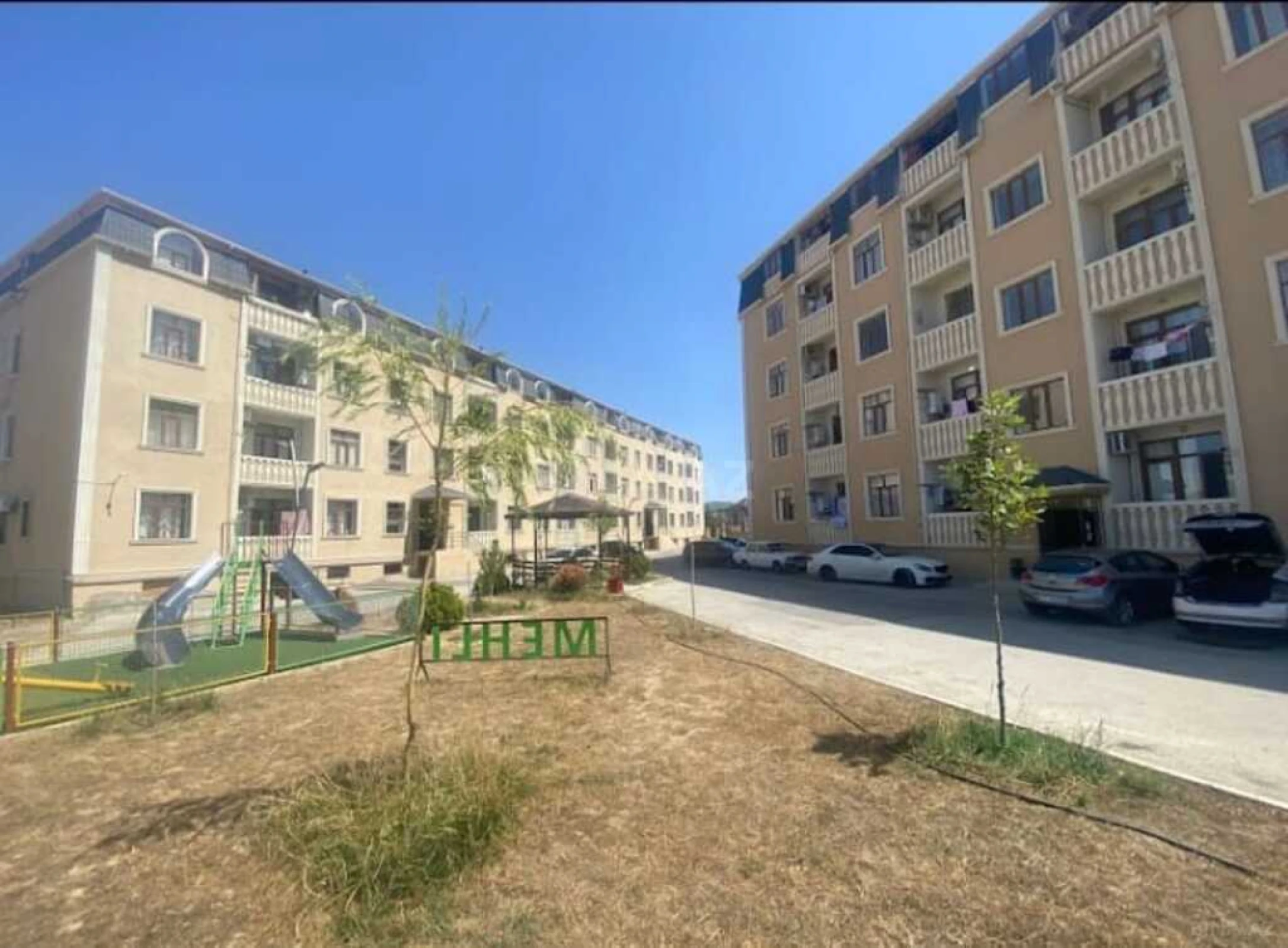 Satılır 1 otaqlı mənzil 42 m²