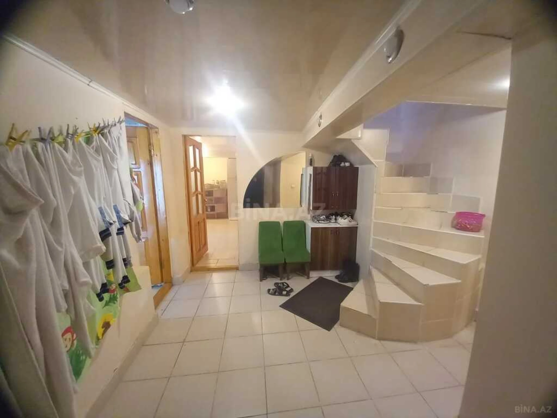 Satılır 6 otaqlı həyət evi 172 m²