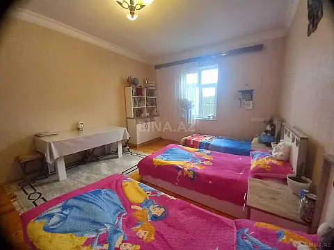 Satılır 6 otaqlı həyət evi 172 m²