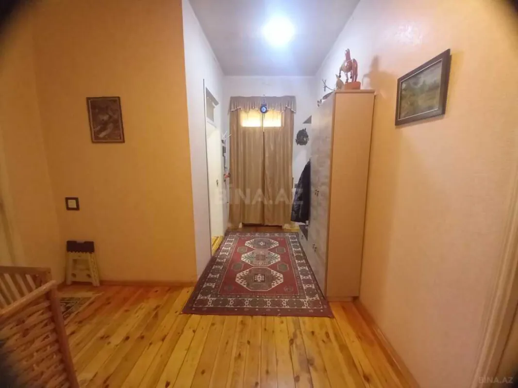 Satılır 6 otaqlı həyət evi 172 m²