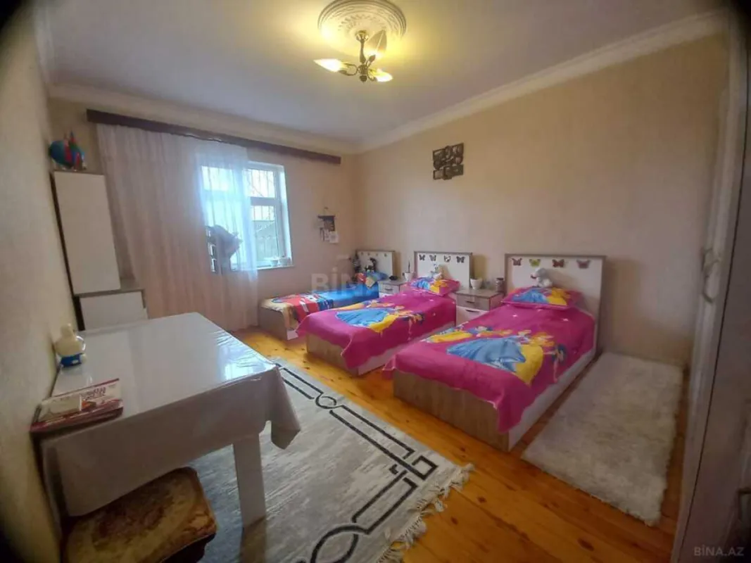 Satılır 6 otaqlı həyət evi 172 m²