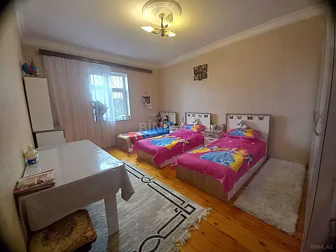 Satılır 6 otaqlı həyət evi 172 m²