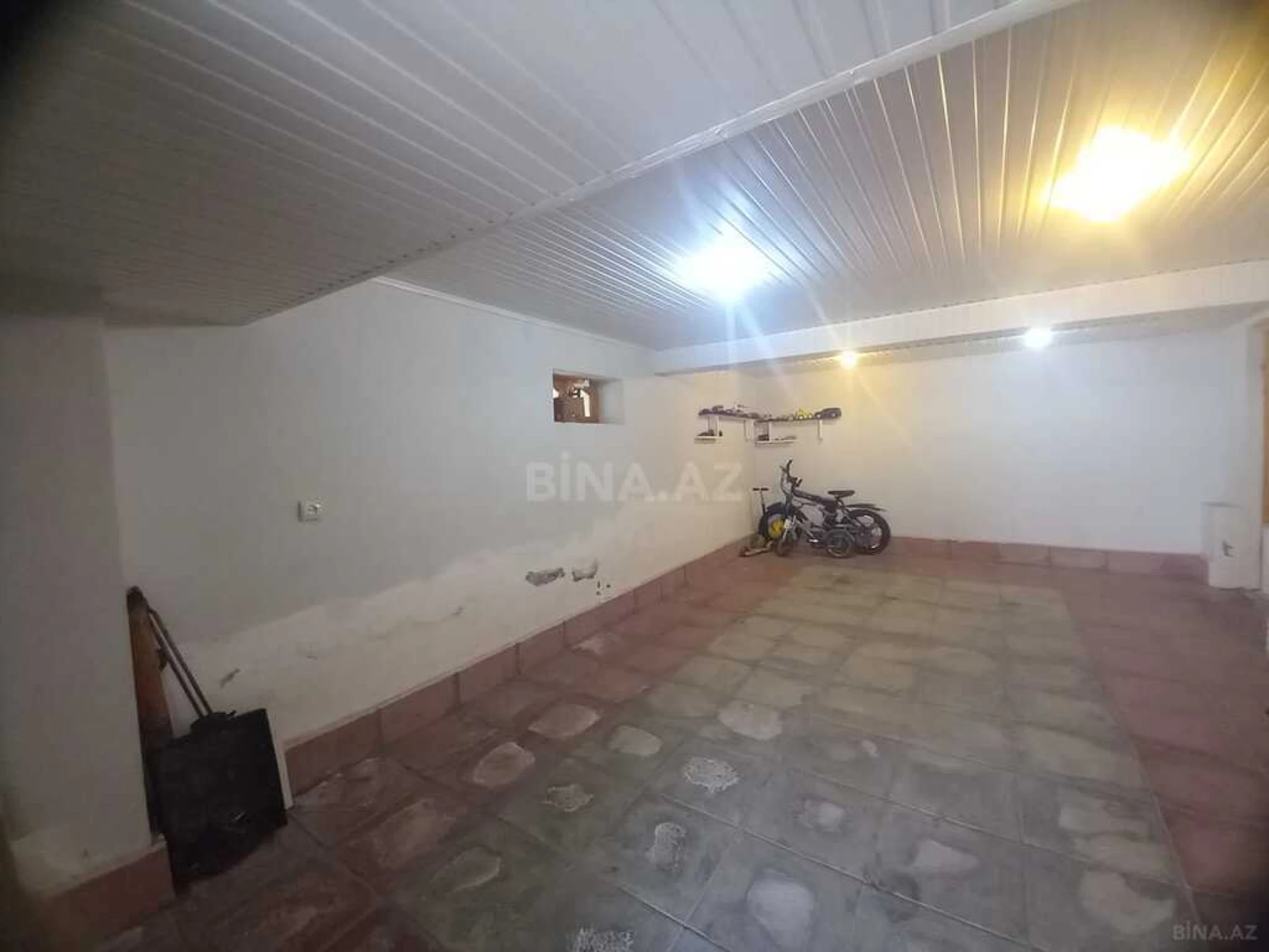Satılır 6 otaqlı həyət evi 172 m²