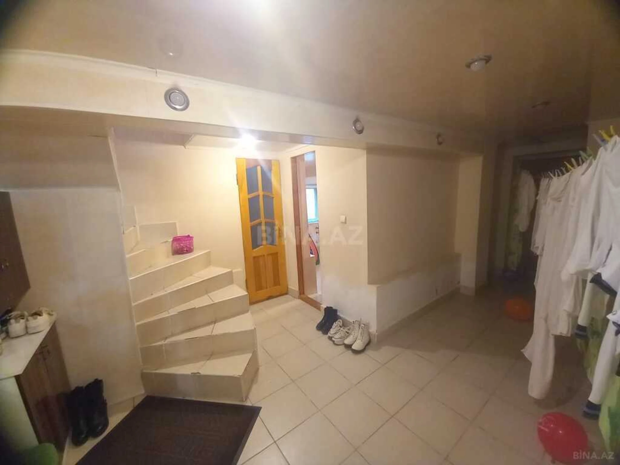 Satılır 6 otaqlı həyət evi 172 m²