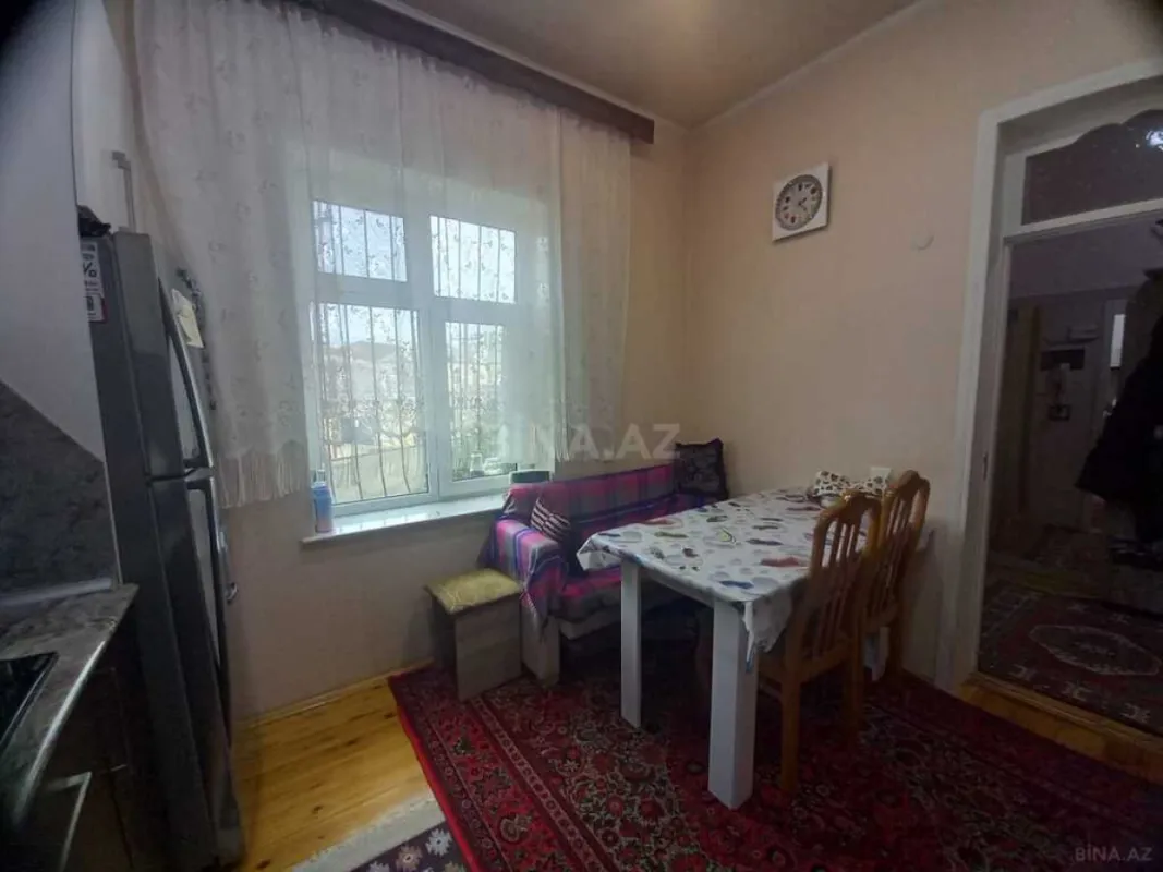 Satılır 6 otaqlı həyət evi 172 m²