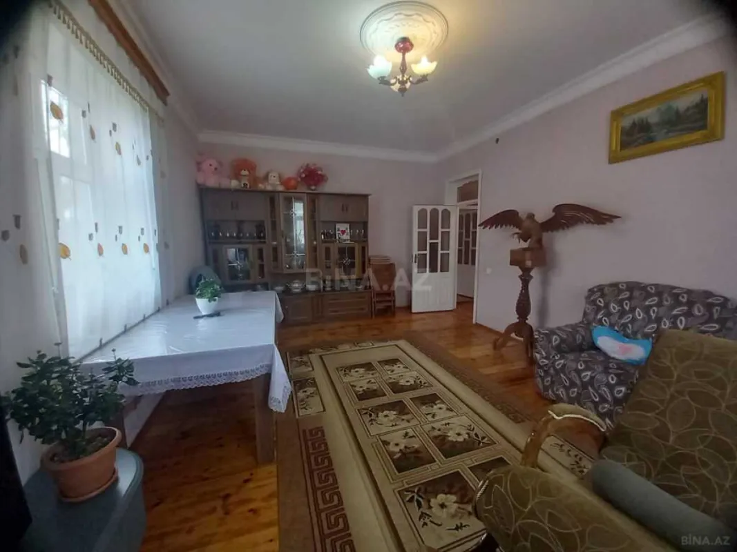 Satılır 6 otaqlı həyət evi 172 m²