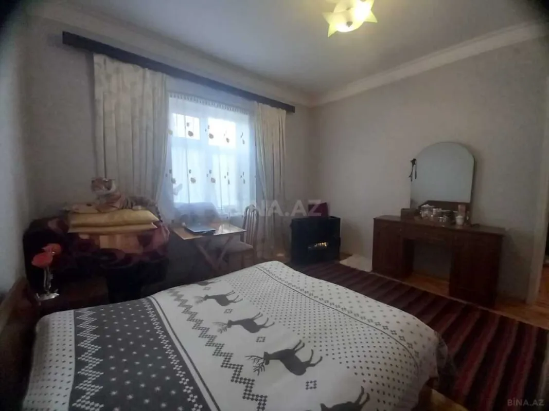 Satılır 6 otaqlı həyət evi 172 m²