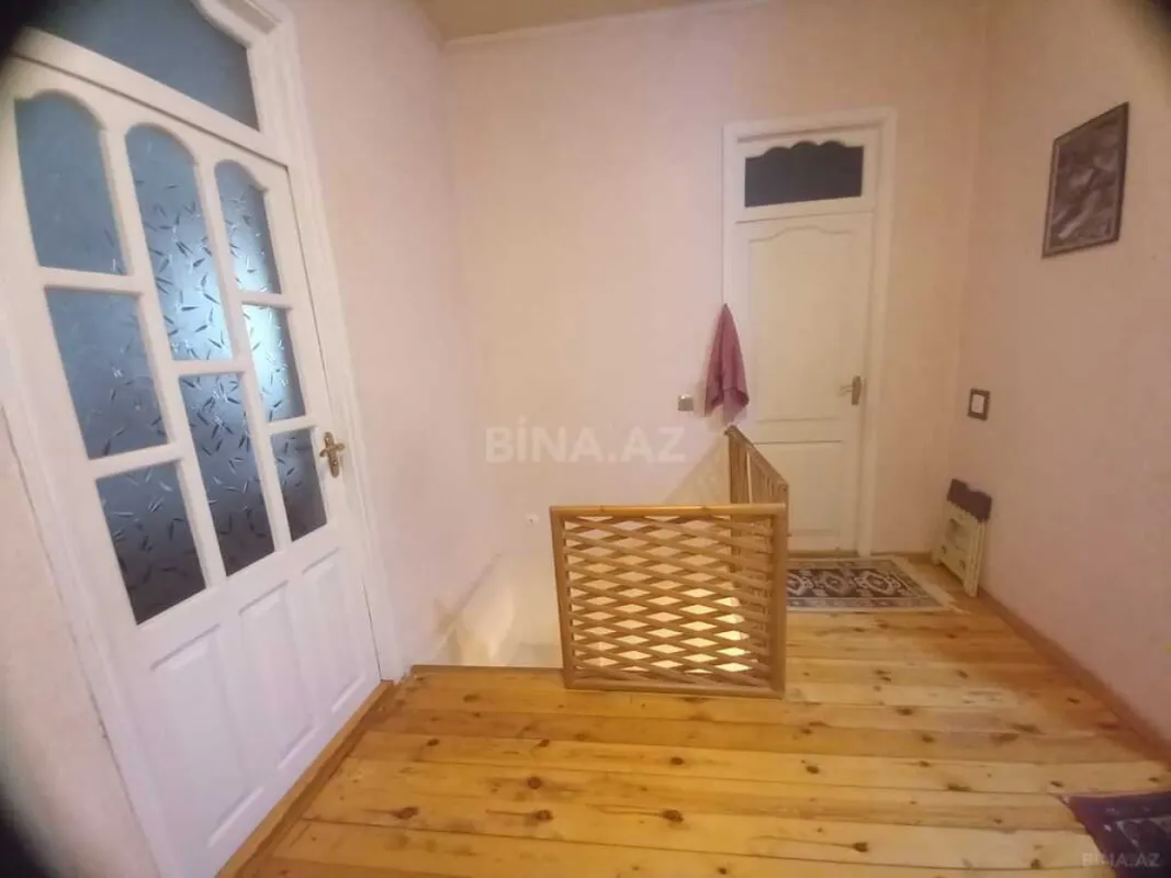 Satılır 6 otaqlı həyət evi 172 m²