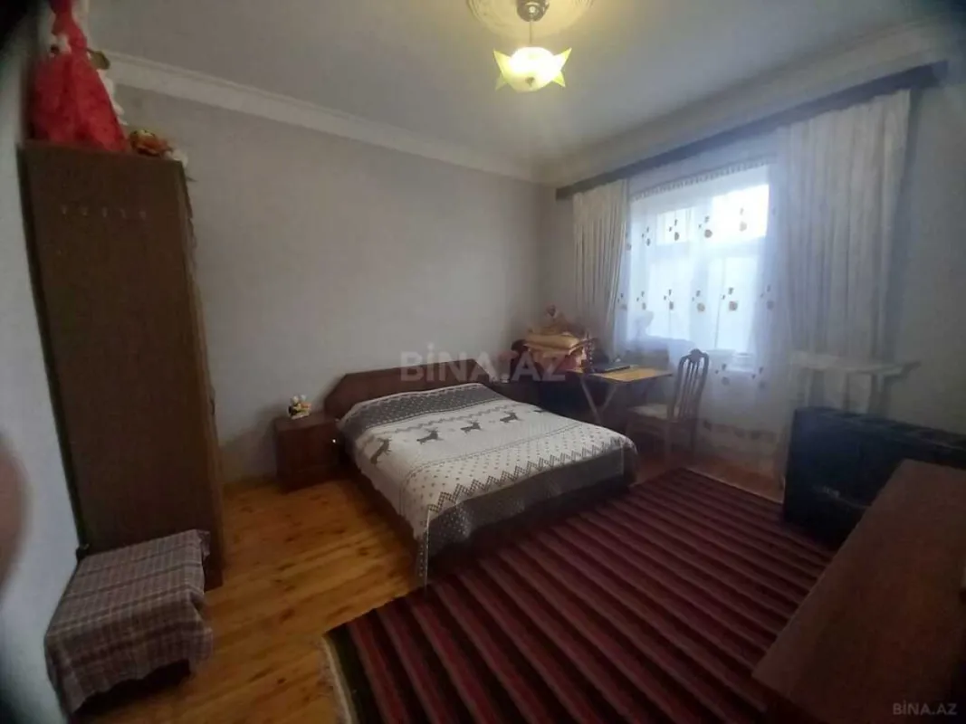 Satılır 6 otaqlı həyət evi 172 m²