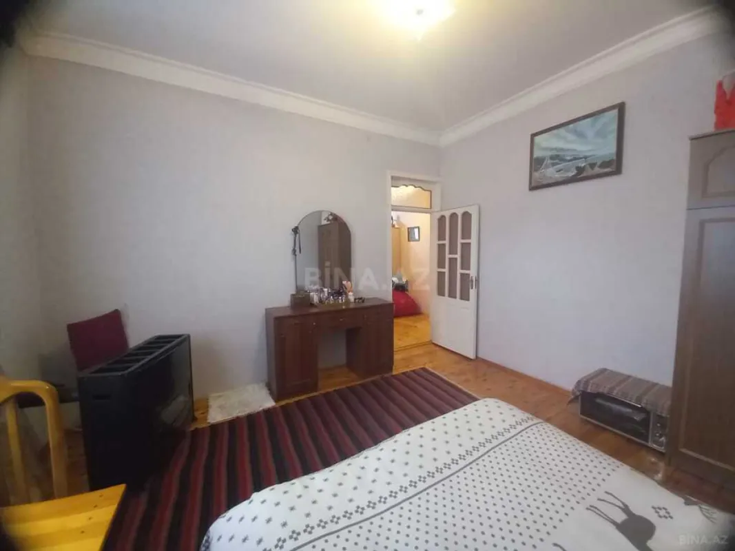 Satılır 6 otaqlı həyət evi 172 m²