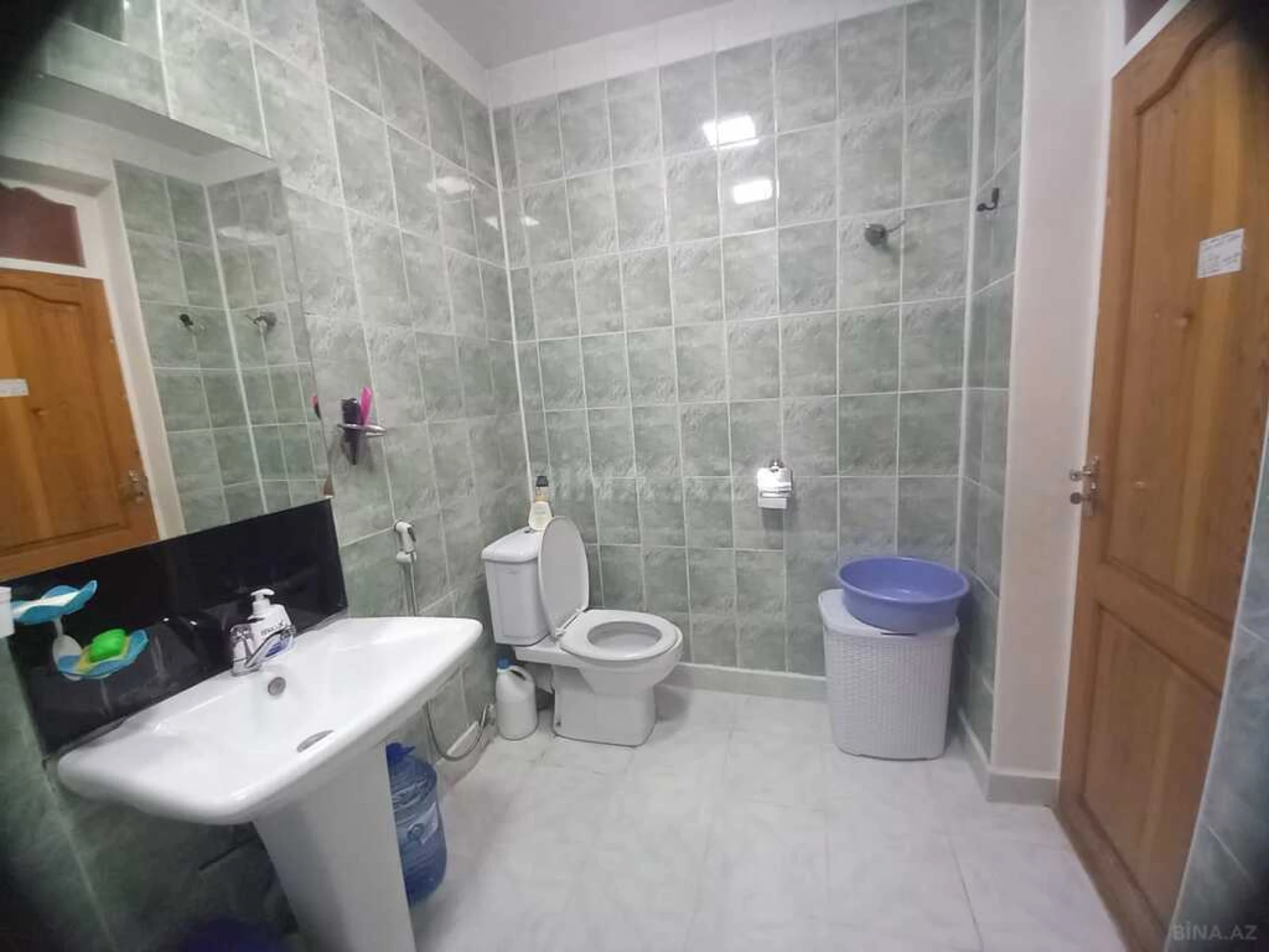 Satılır 6 otaqlı həyət evi 172 m²