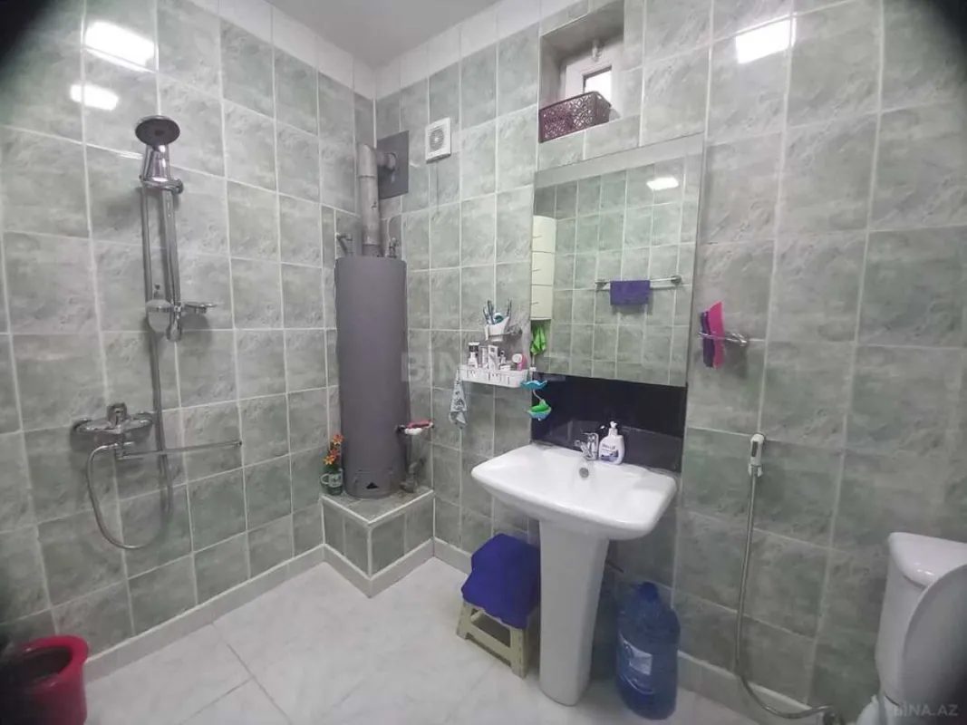 Satılır 6 otaqlı həyət evi 172 m²