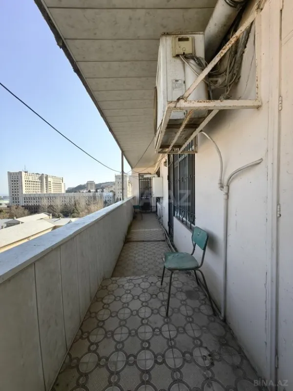Satılır 5 otaqlı mənzil 200 m²