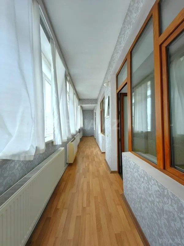 Satılır 5 otaqlı mənzil 200 m²