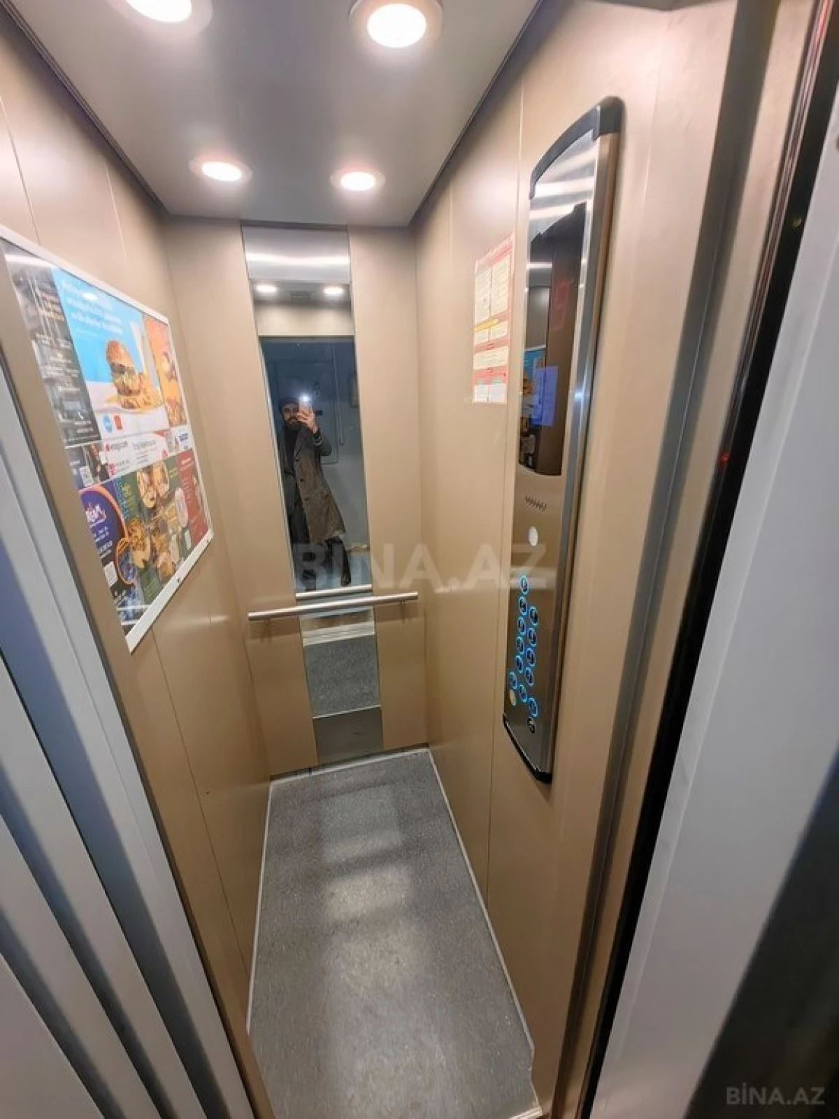 Satılır 5 otaqlı mənzil 200 m²