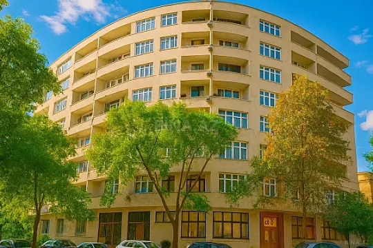 Satılır 5 otaqlı mənzil 200 m²