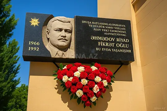 Satılır 5 otaqlı mənzil 200 m²