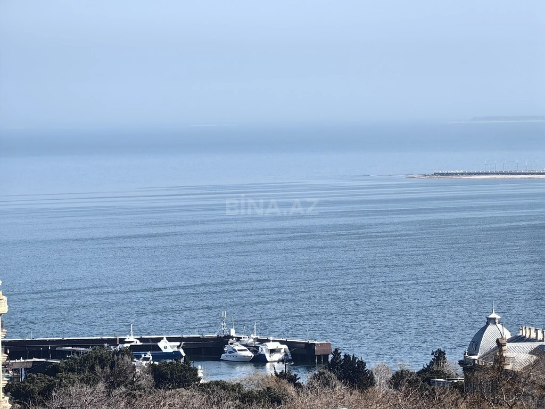 Satılır 5 otaqlı mənzil 200 m²