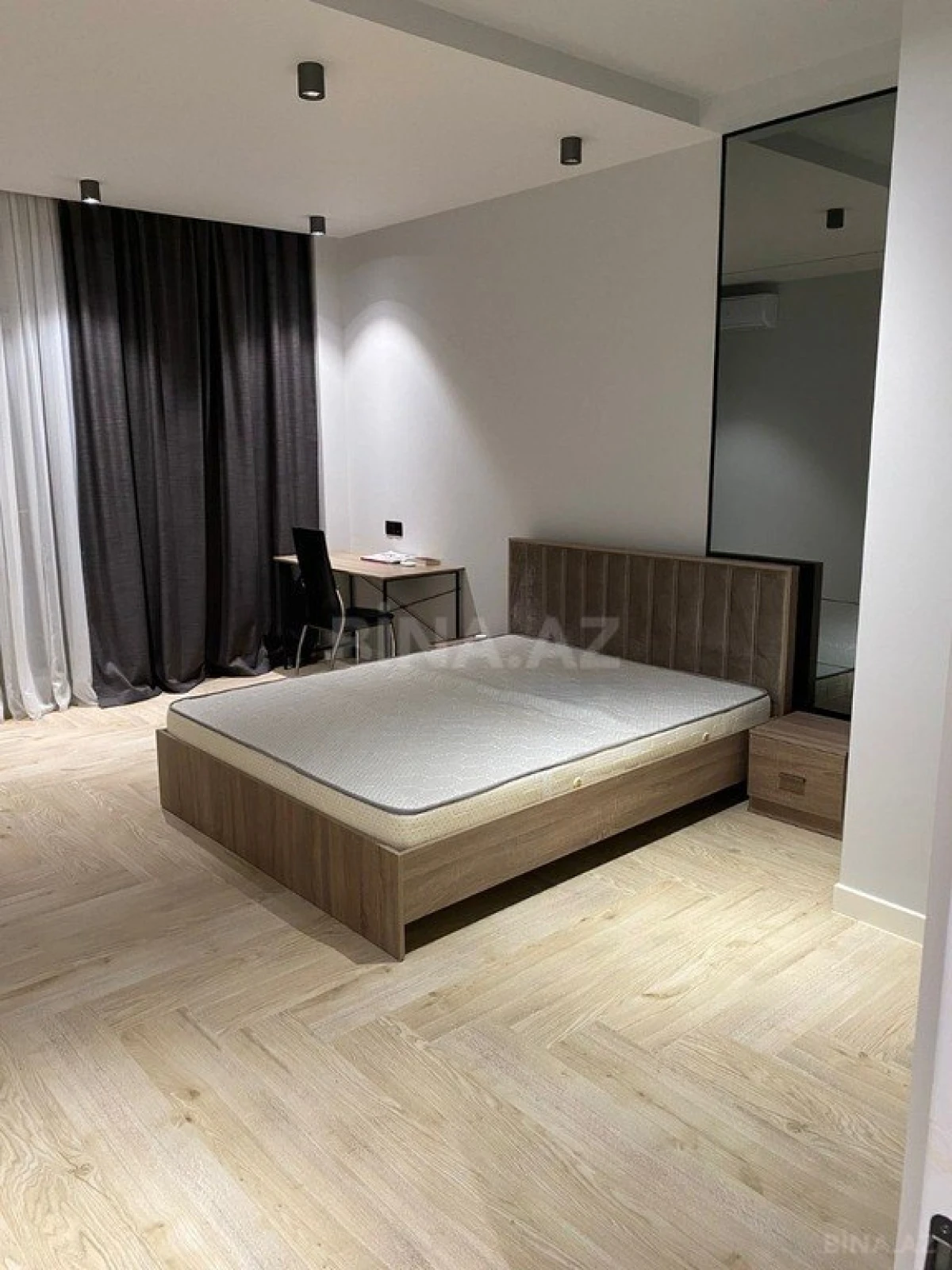Kirayə verilir 2 otaqlı mənzil 90 m²