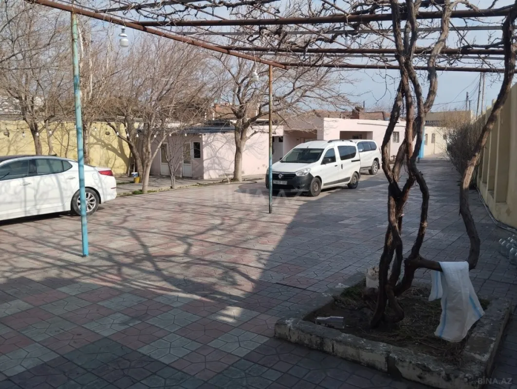 Satılır obyekt 860 m²