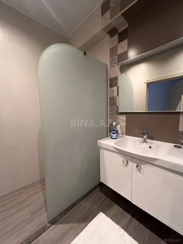 Kirayə verilir 3 otaqlı mənzil 141 m²