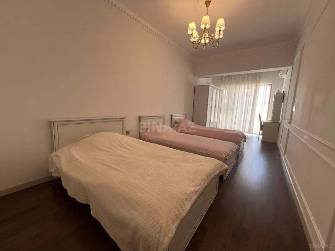 Kirayə verilir 3 otaqlı mənzil 141 m²