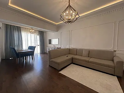 Kirayə verilir 3 otaqlı mənzil 141 m²