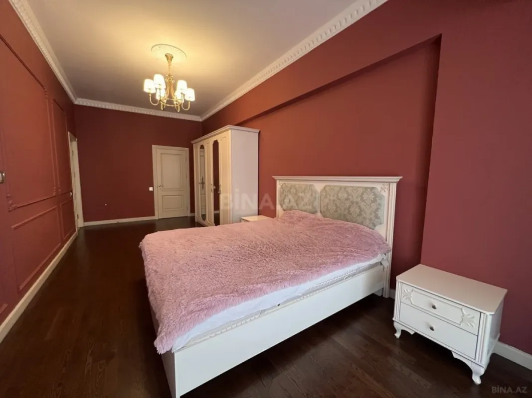 Kirayə verilir 3 otaqlı mənzil 141 m²