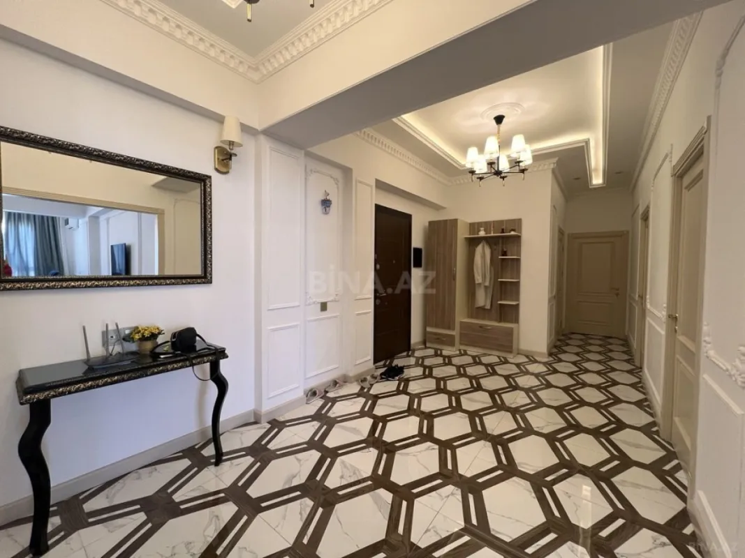 Kirayə verilir 3 otaqlı mənzil 141 m²