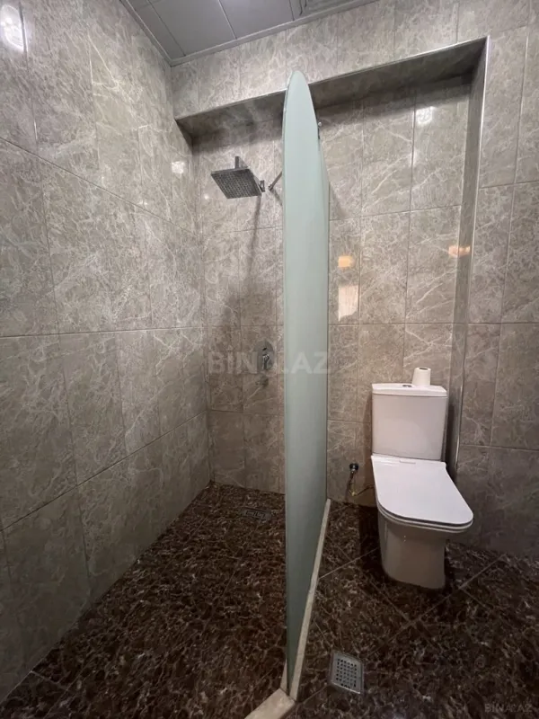 Kirayə verilir 3 otaqlı mənzil 141 m²