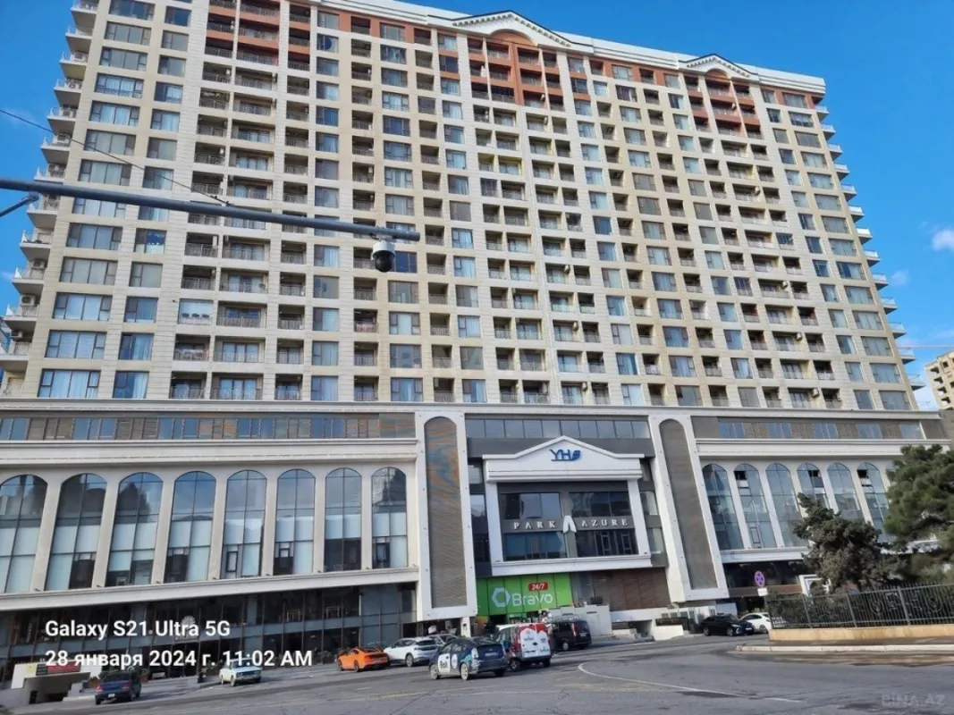 Kirayə verilir 3 otaqlı mənzil 141 m²