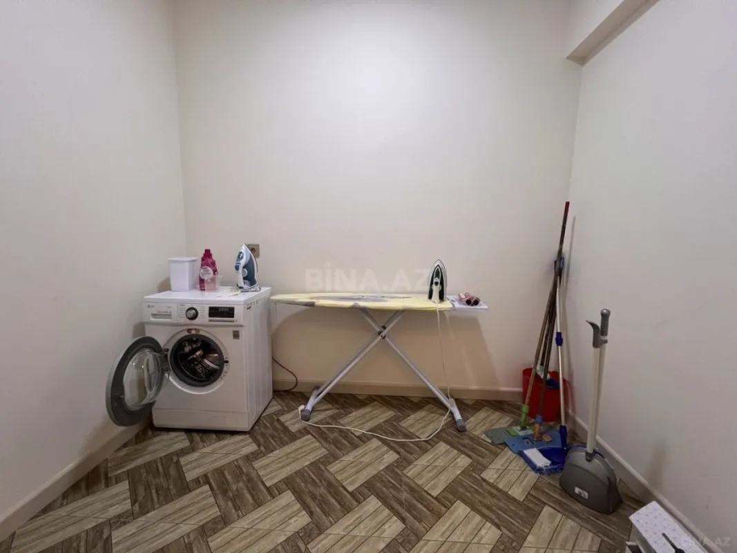 Kirayə verilir 3 otaqlı mənzil 141 m²