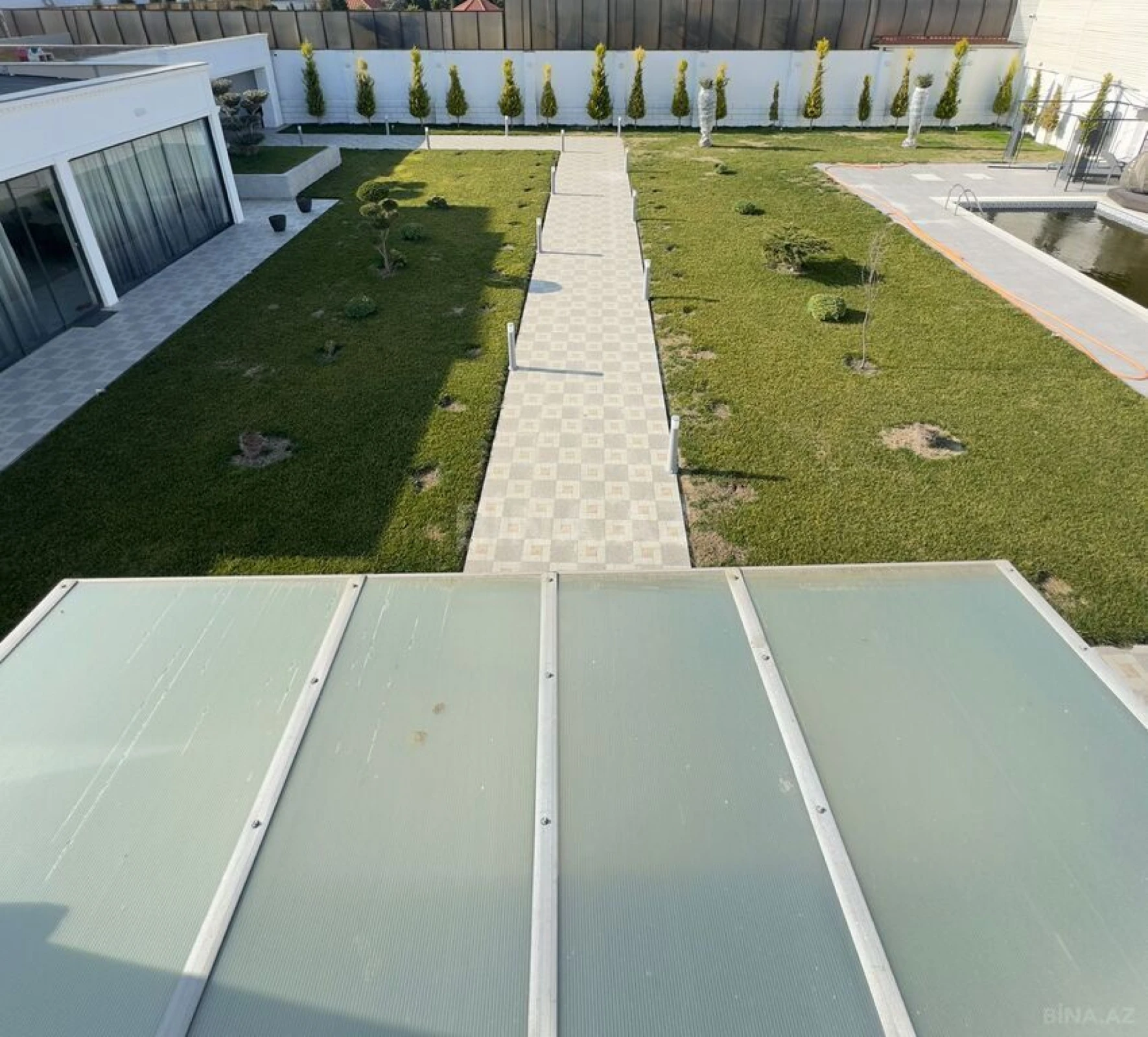 Satılır 6 otaqlı həyət evi 450 m²