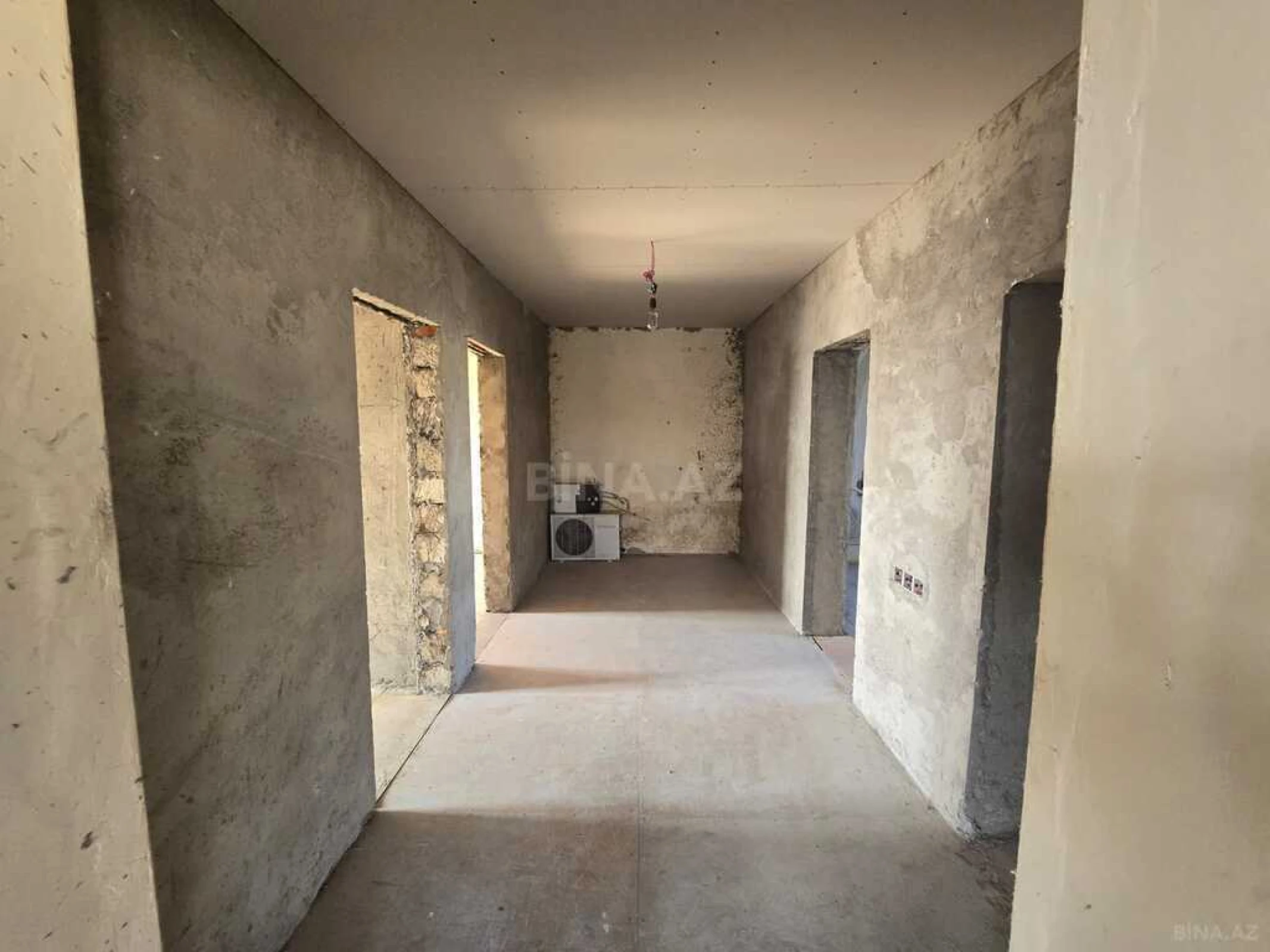 Satılır 6 otaqlı həyət evi 240 m²