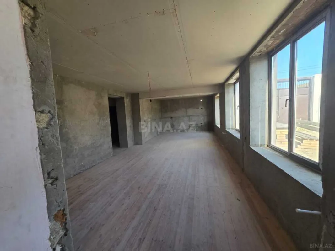 Satılır 6 otaqlı həyət evi 240 m²