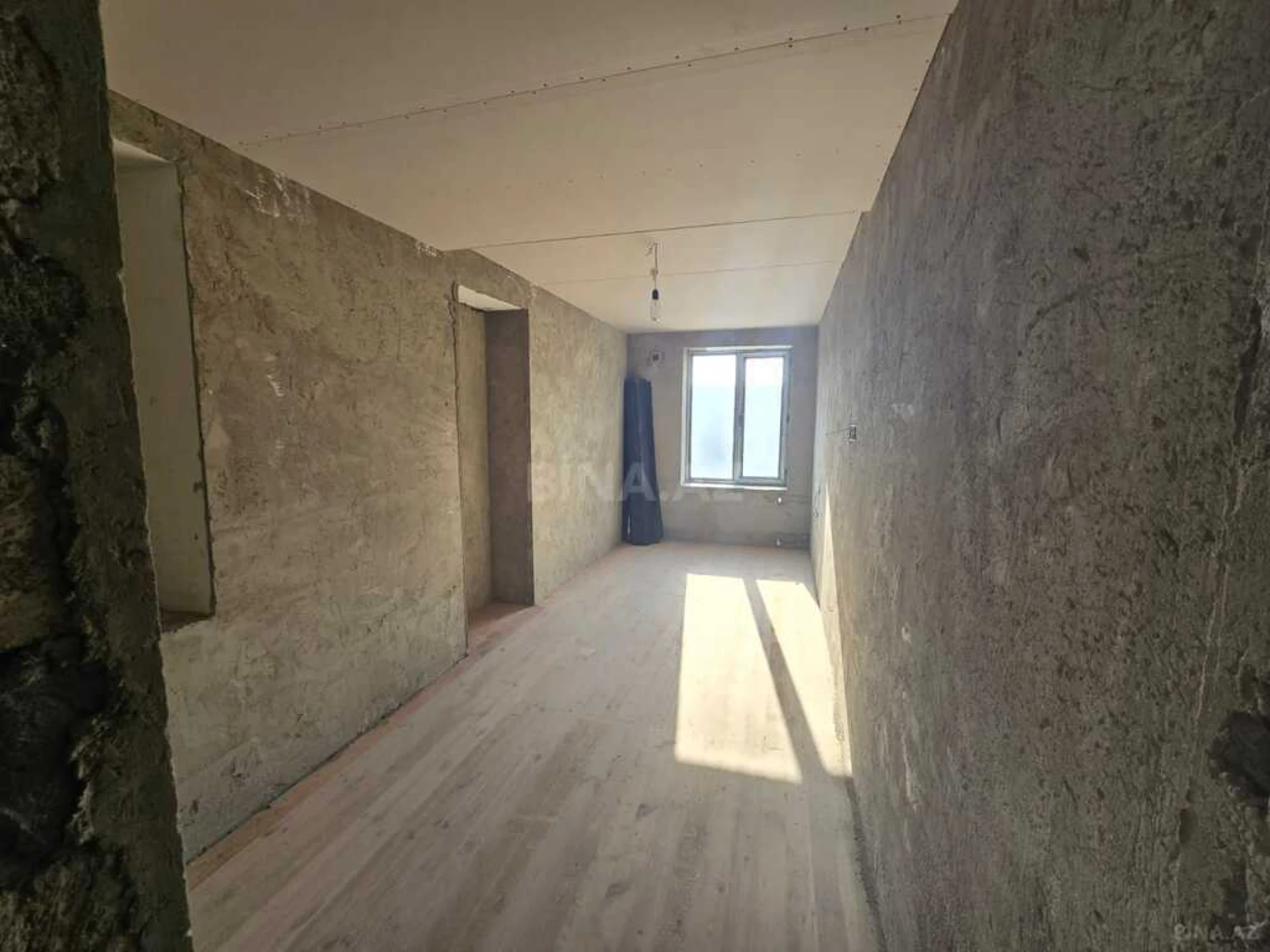 Satılır 6 otaqlı həyət evi 240 m²