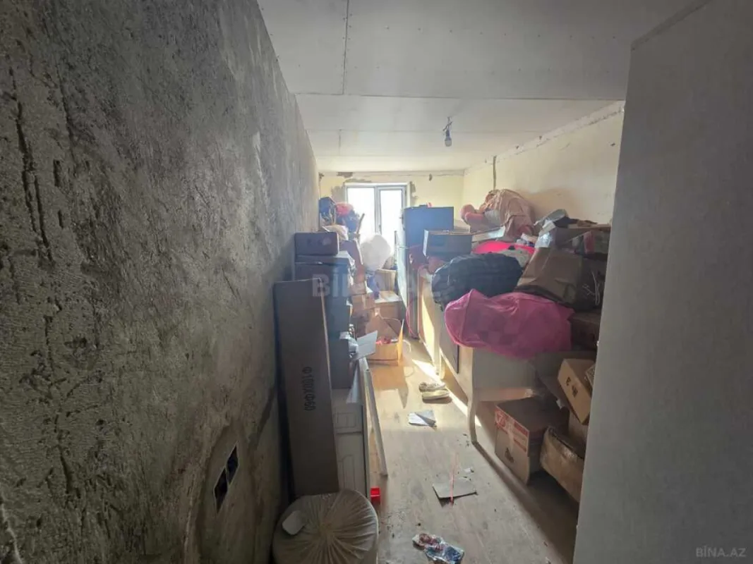 Satılır 6 otaqlı həyət evi 240 m²