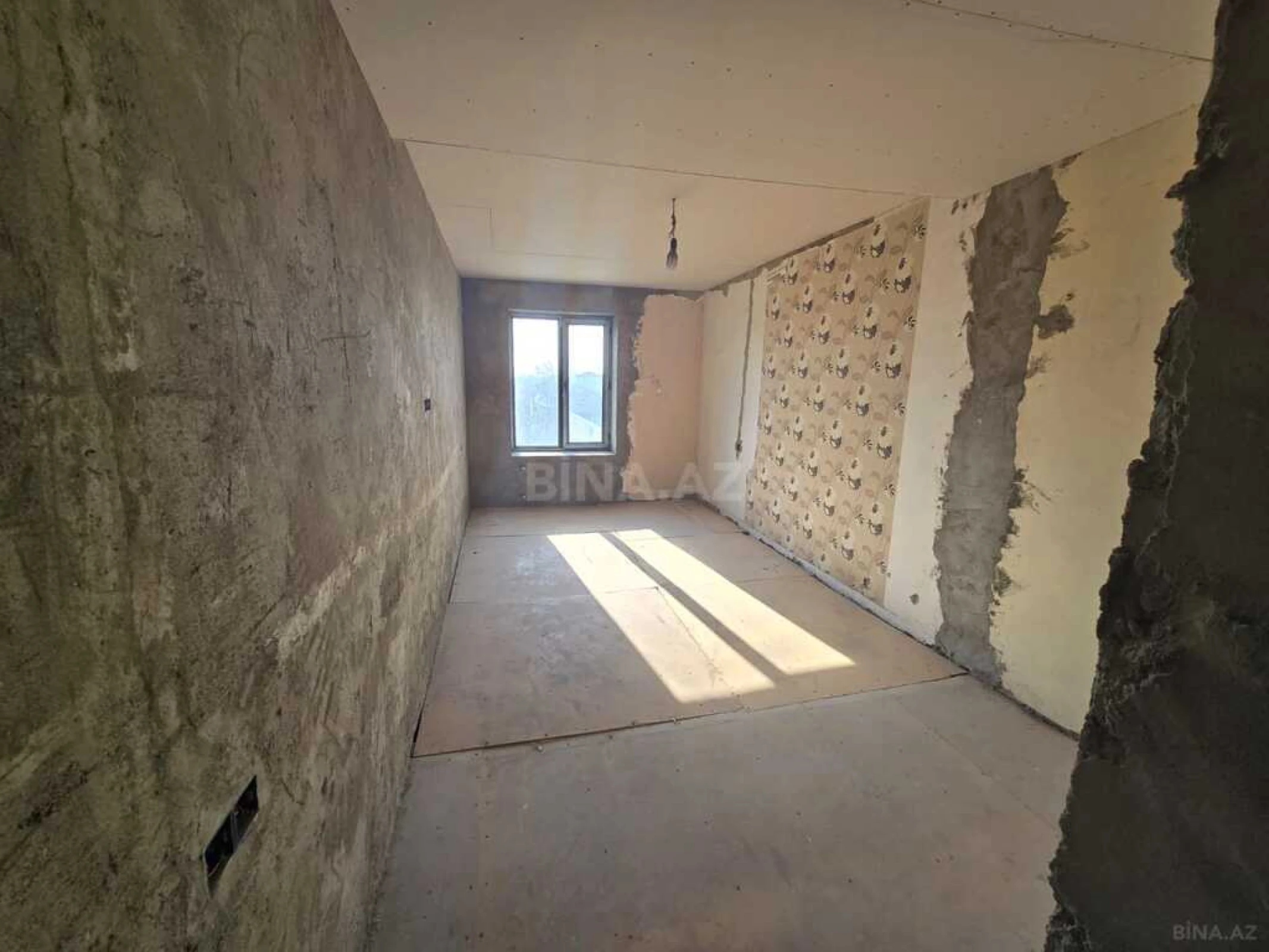 Satılır 6 otaqlı həyət evi 240 m²